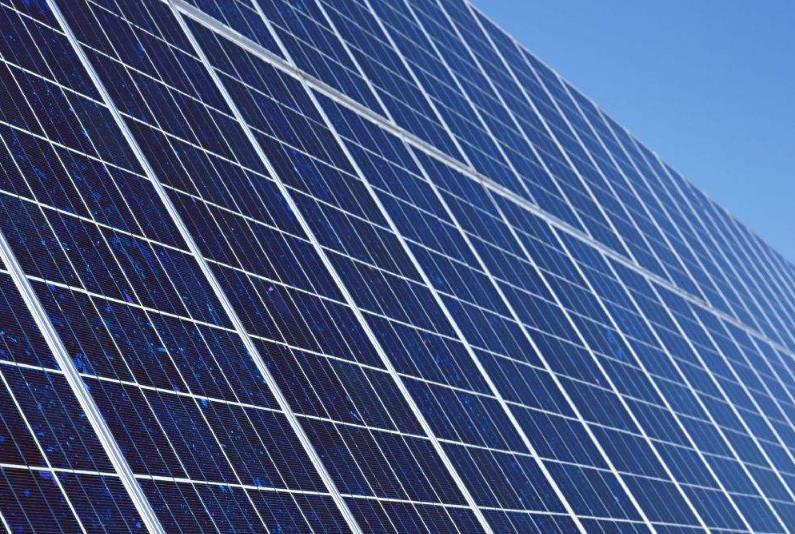 世界の太陽光発電ガラス生産の複合年間成長率は、今後10年間で約7.9％になると予想されています